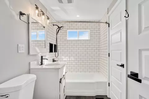 Bath - 419 Lincoln Ave, Downers Grove, IL 60515 photo 1 of 2