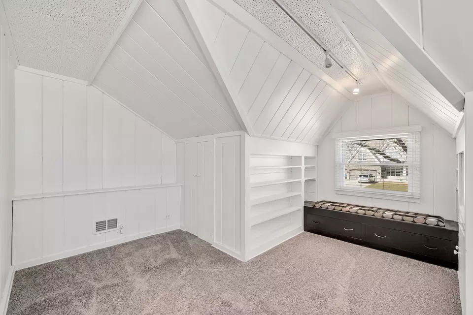 Bedroom - 419 Lincoln Ave, Downers Grove, IL 60515 photo 3 of 3