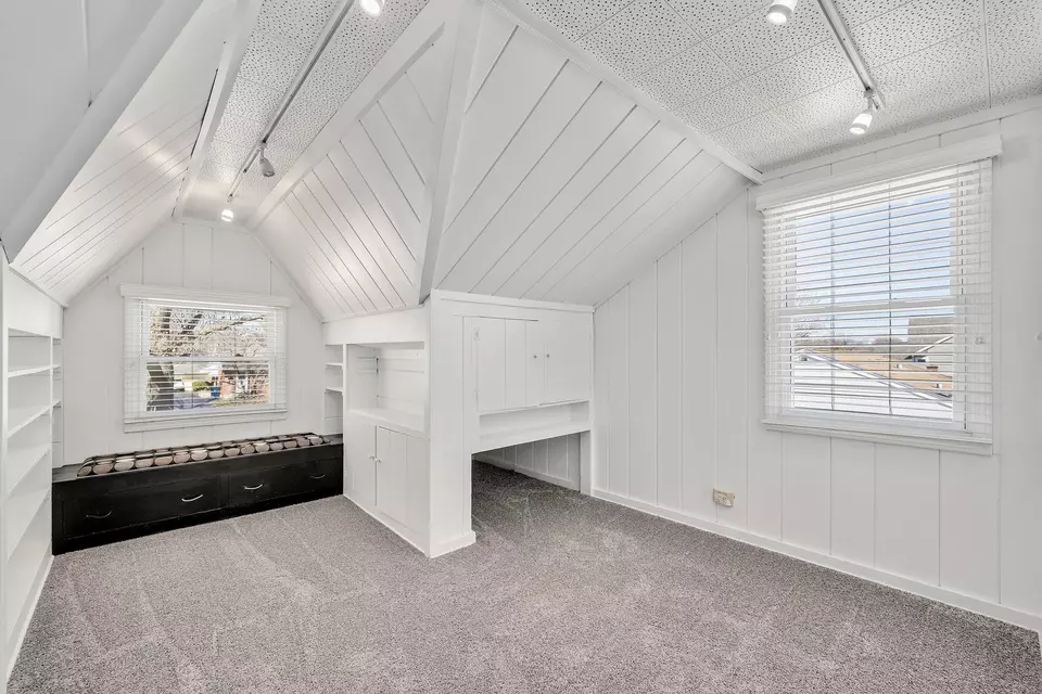 Bedroom - 419 Lincoln Ave, Downers Grove, IL 60515 photo 2 of 3