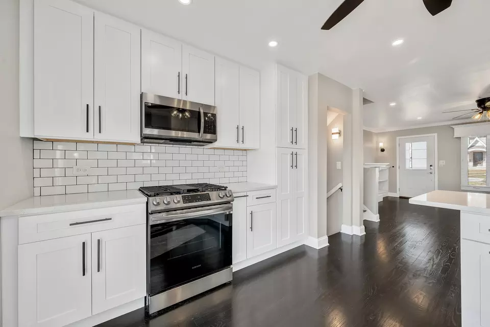 Kitchen - 419 Lincoln Ave, Downers Grove, IL 60515 photo 4 of 4