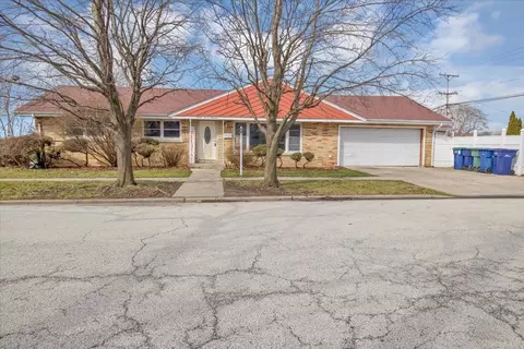 2700 W 94th Pl, Evergreen Park, IL 60805