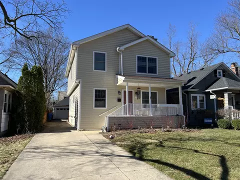 860 Pleasant Ave, Highland Park, IL 60035
