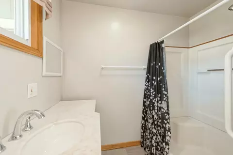 Bath - 2802 Stilling Blvd, Mchenry, IL 60050 photo 3 of 3