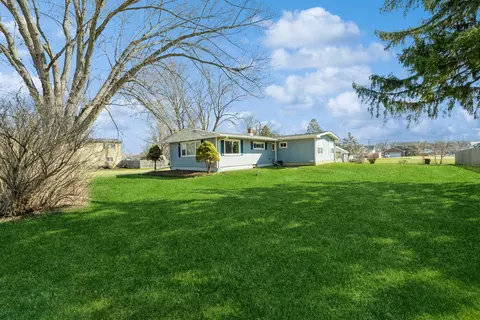 Exterior - 2802 Stilling Blvd, Mchenry, IL 60050 photo 4 of 9