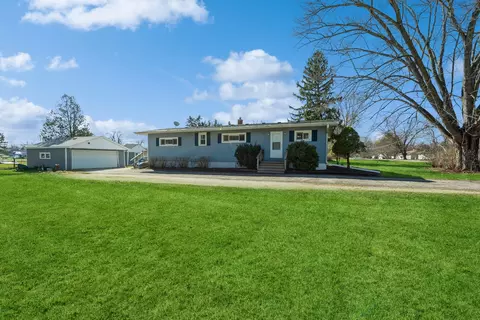 Exterior - 2802 Stilling Blvd, Mchenry, IL 60050 photo 2 of 9