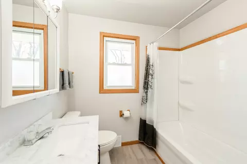 Bath - 2802 Stilling Blvd, Mchenry, IL 60050 photo 1 of 3