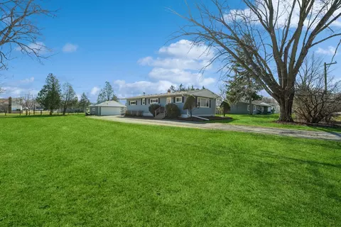 2802 Stilling Blvd, Mchenry, IL 60050