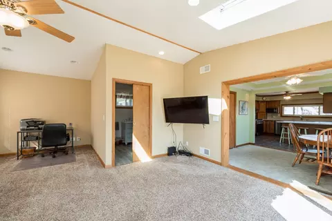 Living - 2802 Stilling Blvd, Mchenry, IL 60050 photo 4 of 5