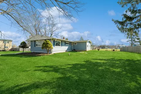 Exterior - 2802 Stilling Blvd, Mchenry, IL 60050 photo 3 of 9