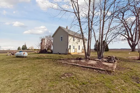 Exterior - 511 Harmon Rd, Harmon, IL 61042 photo 5 of 11