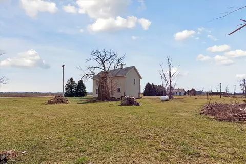 Exterior - 511 Harmon Rd, Harmon, IL 61042 photo 9 of 11