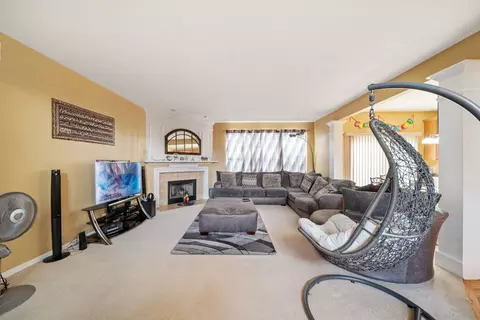 Living - 12605 Blue Iris Ln, Plainfield, IL 60585 photo 1 of 4