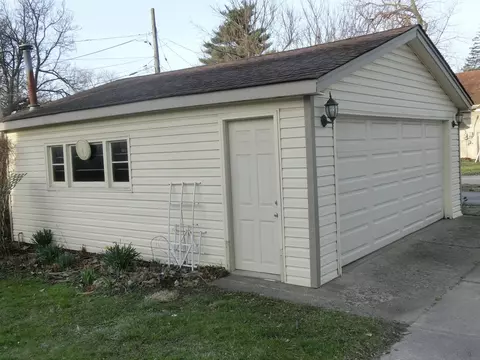 Exterior - 16902 Page Ave, Hazel Crest, IL 60429 photo 7 of 9