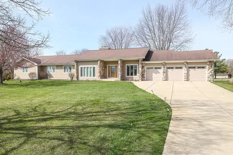 6 N014 Chambellan Ln, Wayne, IL 60184