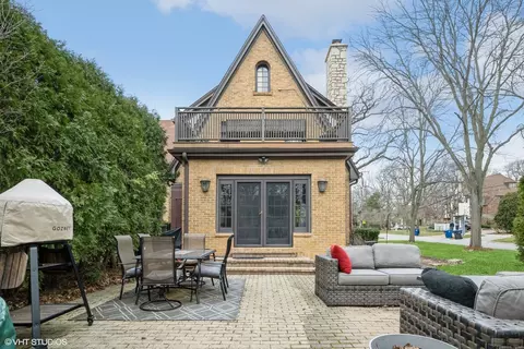 Exterior - 290 Vernon Ave, Glencoe, IL 60022 photo 3 of 3