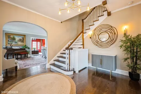 Entry Way - 290 Vernon Ave, Glencoe, IL 60022 photo 1 of 1