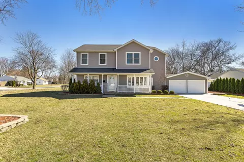 2500 Meadow Dr, Rolling Meadows, IL 60008