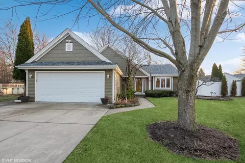 8651 W 96th St, Palos Hills, IL 60465