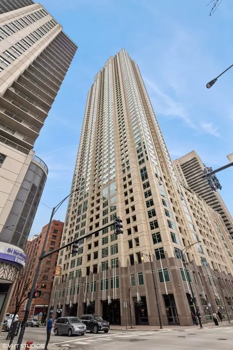 33 W Ontario St #47G, Chicago, IL 60654