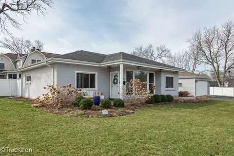 941 41st St, Downers Grove, IL 60515