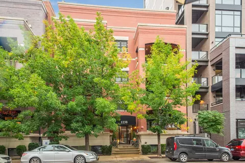 1238 W Jackson Blvd #2W, Chicago, IL 60607