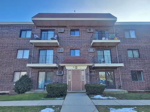 945 N Rohlwing Rd #GM, Addison, IL 60101