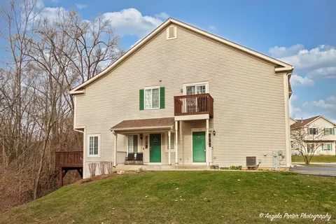 665 Windsor Dr #D, Fox Lake, IL 60020