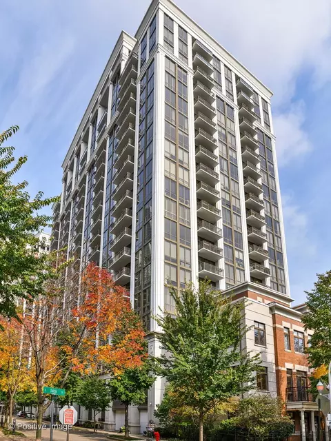 1335 S Prairie Ave #704, Chicago, IL 60605