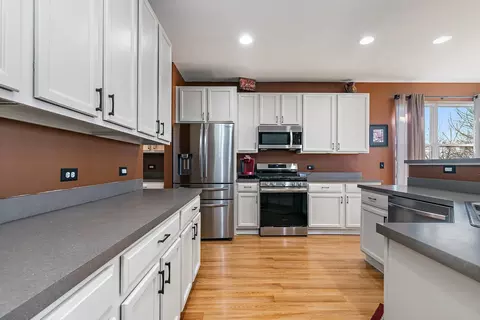 3020 Cookson Ave, Elgin, IL 60124 photo 9