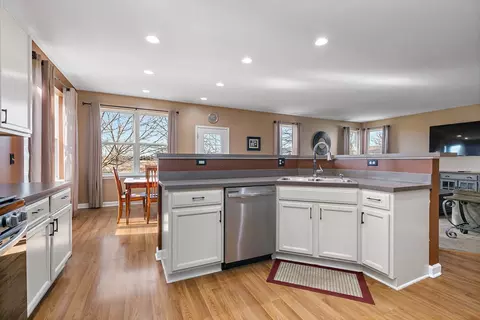 3020 Cookson Ave, Elgin, IL 60124 photo 10