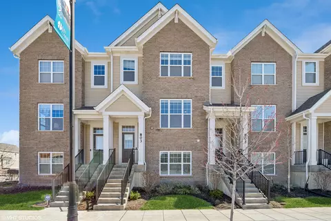 803 Lee St, Des Plaines, IL 60016
