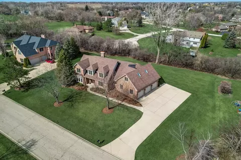 45 Park View Ln, Hawthorn Woods, IL 60047
