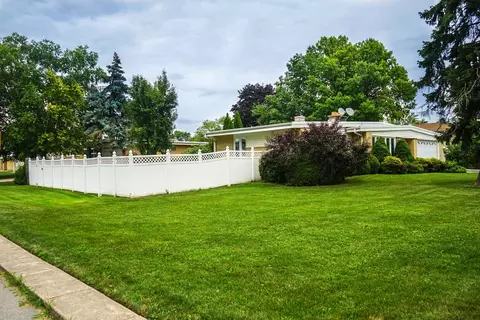 5605 N Courtland Ave, Park Ridge, IL 60068