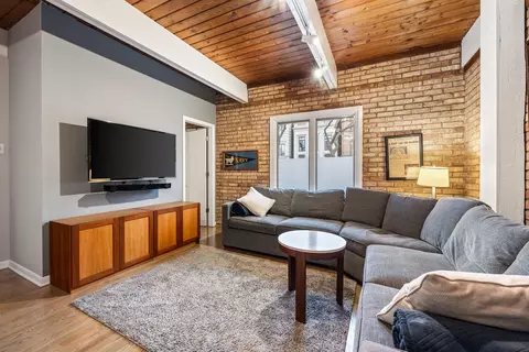 Living - 1719 N Mohawk St #E, Chicago, IL 60614 photo 1 of 2