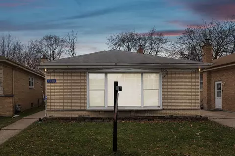 8038 Hamlin Ave, Skokie, IL 60076