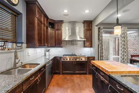 Kitchen - 2417 N Avers Ave, Chicago, IL 60647 photo 5 of 8