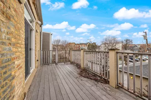 Exterior - 2417 N Avers Ave, Chicago, IL 60647 photo 2 of 6
