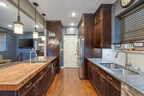 Kitchen - 2417 N Avers Ave, Chicago, IL 60647 photo 4 of 8