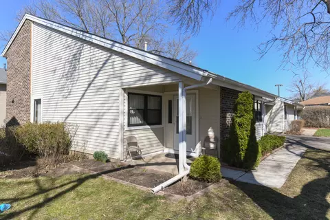 1309 N Cascade Ln, Palatine, IL 60074