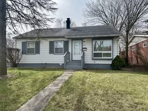 2016 221st St, Sauk Village, IL 60411