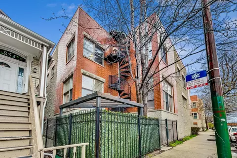 860 N Elston Ave #3, Chicago, IL 60642
