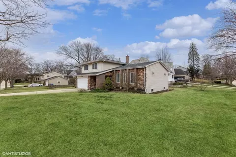 740 W 7th St, Hinsdale, IL 60521