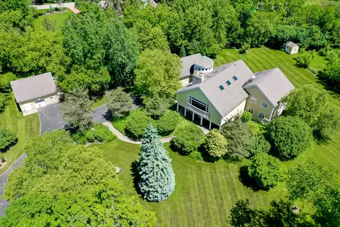 6 E Penny Rd, Barrington, IL 60010