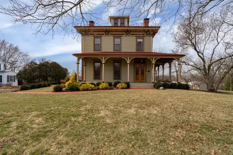 607 N Main St, Normal, IL 61761