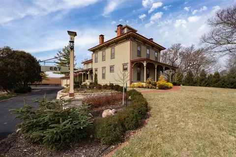 Exterior - 607 N Main St, Normal, IL 61761 photo 2 of 3
