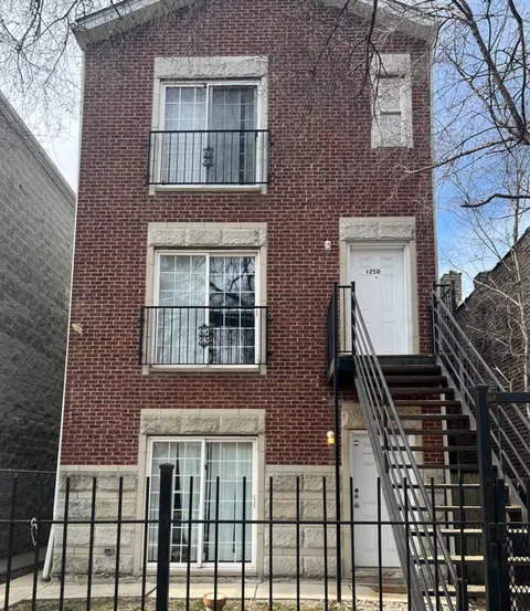 1250 S Kolin Ave, Chicago, IL 60623