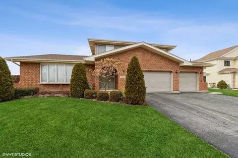 202 Churn Rd, Matteson, IL 60443