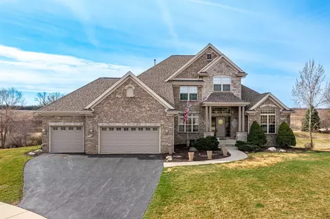 456 Old Orchard Ln, Poplar Grove, IL 61065