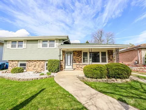 60 E 155th Pl, South Holland, IL 60473