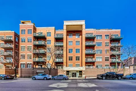 550 W Fulton St #308, Chicago, IL 60661